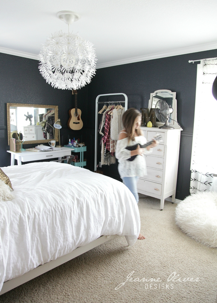 Amazing Teen Girl's Bedroom Makeover